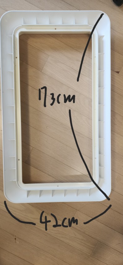[ũ] ߾ κ 簢 Ŀ ļ Ǿϴ. ° ó 63cm x 33.5cm  簢 ʿѵ,     ΰ?