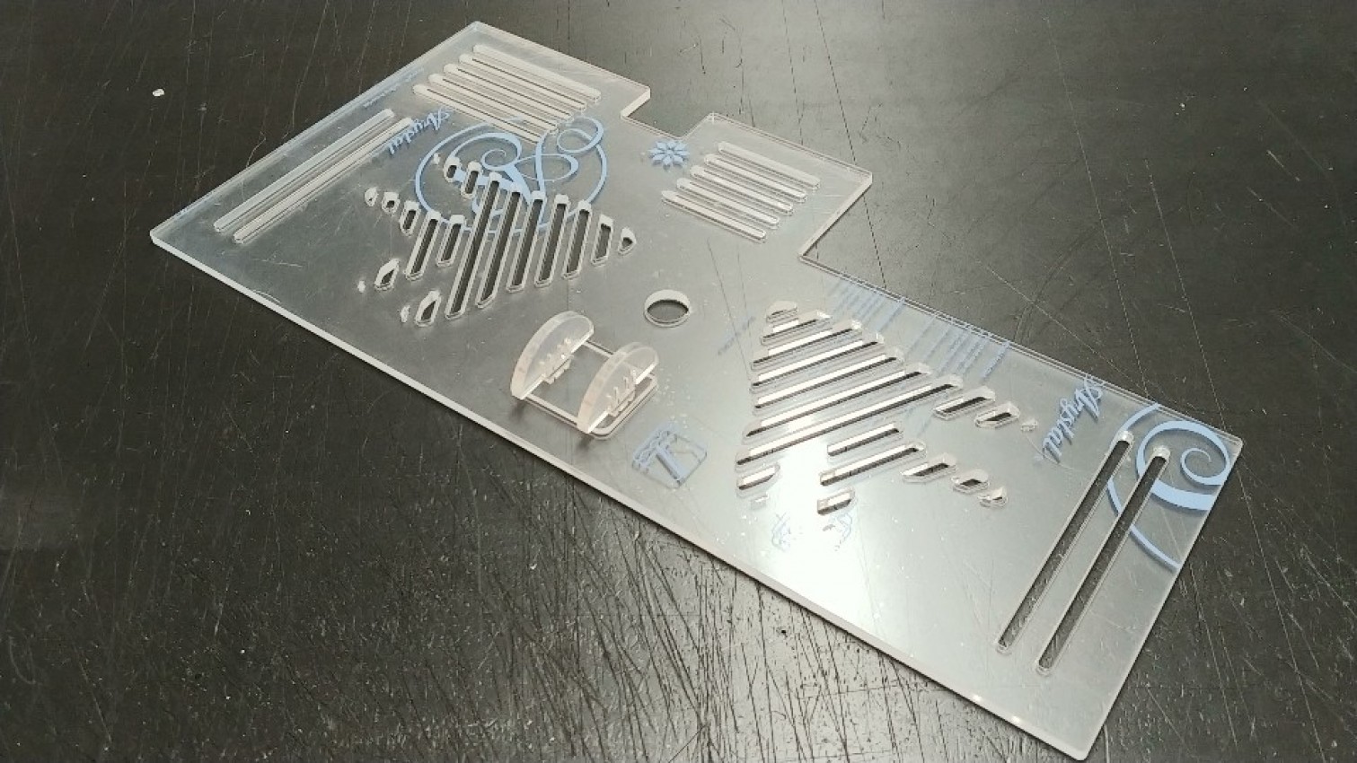 [ũ] Ʒ 7994   ÷ Ȯ Ͽϴ.16ÿ 亯 µ.  ñ淡,ȭȭ ȵǽð.. Фٱ濡   ߰  ߽ϴ.   ũ⸦  ȭ  